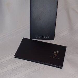 Younique Elegant Palette